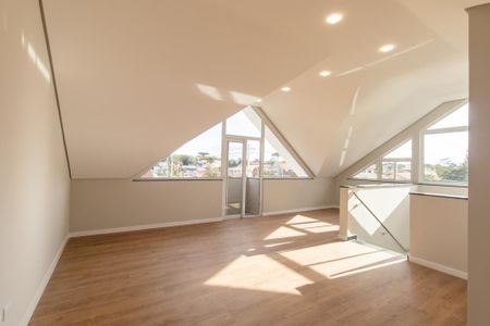 Casa para alugar com 230m², 3 quartos e 5 vagas Casa para alugar com 230m², 3 quartos e 5 vagasÁtico