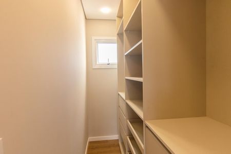 Casa para alugar com 230m², 3 quartos e 5 vagas Casa para alugar com 230m², 3 quartos e 5 vagasCloset da suíte
