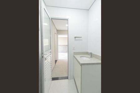 Casa para alugar com 230m², 3 quartos e 5 vagas Casa para alugar com 230m², 3 quartos e 5 vagasBanheiro de serviço