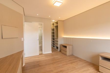 Casa para alugar com 230m², 3 quartos e 5 vagas Casa para alugar com 230m², 3 quartos e 5 vagasQuarto 2 Suíte