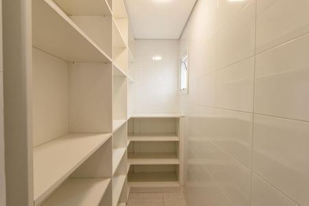 Casa para alugar com 230m², 3 quartos e 5 vagas Casa para alugar com 230m², 3 quartos e 5 vagasDespensa