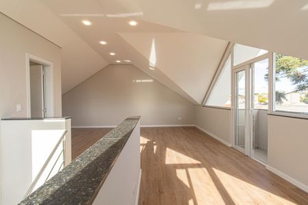 Casa para alugar com 230m², 3 quartos e 5 vagas Casa para alugar com 230m², 3 quartos e 5 vagasÁtico