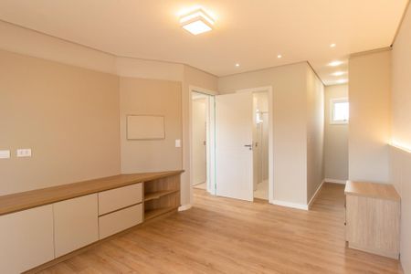 Casa para alugar com 230m², 3 quartos e 5 vagas Casa para alugar com 230m², 3 quartos e 5 vagasQuarto 2 Suíte