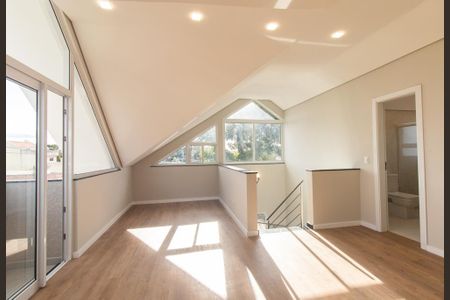 Casa para alugar com 230m², 3 quartos e 5 vagas Casa para alugar com 230m², 3 quartos e 5 vagasÁtico