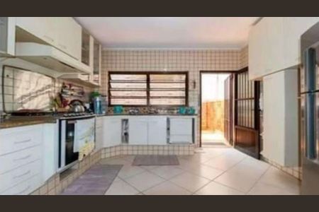 Casa para alugar com 270m², 2 quartos e 2 vagas