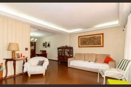 Casa para alugar com 270m², 2 quartos e 2 vagas