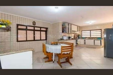 Casa para alugar com 270m², 2 quartos e 2 vagas