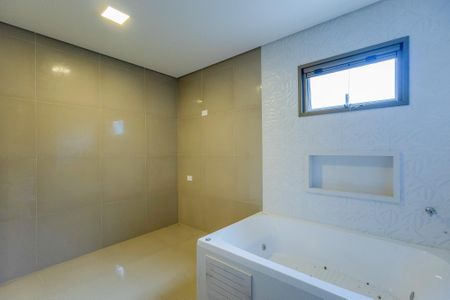 Casa à venda com 520m², 5 quartos e 4 vagas Casa à venda com 520m², 5 quartos e 4 vagasBanheiro da Suíte 4