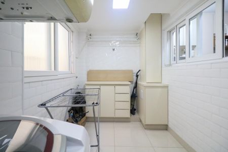 Apartamento à venda com 124m², 3 quartos e 2 vagasÁrea de Serviço