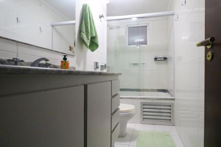Apartamento à venda com 124m², 3 quartos e 2 vagasBanheiro da Suíte 1