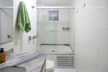 Apartamento à venda com 124m², 3 quartos e 2 vagasBanheiro da Suíte 1