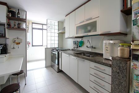 Apartamento à venda com 296m², 4 quartos e 3 vagas Apartamento à venda com 296m², 4 quartos e 3 vagasCozinha