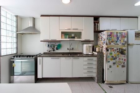 Apartamento à venda com 296m², 4 quartos e 3 vagas Apartamento à venda com 296m², 4 quartos e 3 vagasCozinha