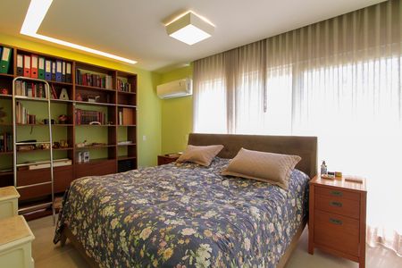 Apartamento à venda com 296m², 4 quartos e 3 vagas Apartamento à venda com 296m², 4 quartos e 3 vagasSuíte 2
