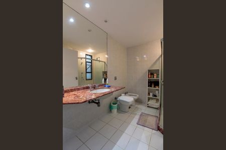 Apartamento à venda com 296m², 4 quartos e 3 vagas Apartamento à venda com 296m², 4 quartos e 3 vagasBanheiro Social
