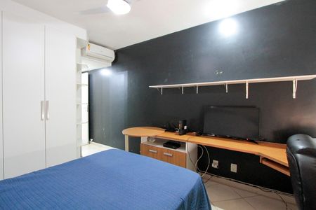 Apartamento à venda com 296m², 4 quartos e 3 vagas Apartamento à venda com 296m², 4 quartos e 3 vagasSuíte 1