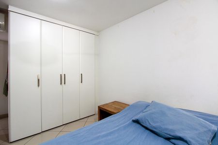 Apartamento à venda com 296m², 4 quartos e 3 vagas Apartamento à venda com 296m², 4 quartos e 3 vagasQuarto 1
