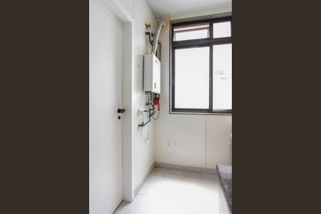 Apartamento à venda com 296m², 4 quartos e 3 vagas Apartamento à venda com 296m², 4 quartos e 3 vagasÁrea de Serviço