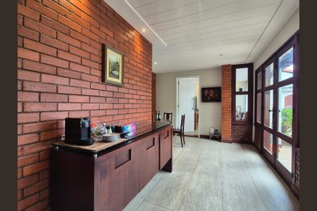 Casa à venda com 453m², 4 quartos e 3 vagasSala