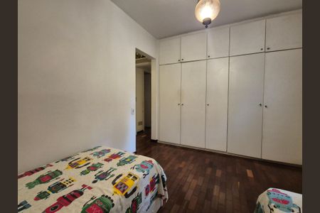 Casa à venda com 453m², 4 quartos e 3 vagasSuite 2
