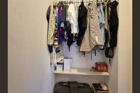Casa à venda com 453m², 4 quartos e 3 vagasCloset da suíte 2