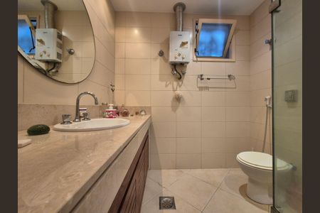 Casa à venda com 453m², 4 quartos e 3 vagasBanheiro