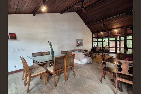 Sala de casa à venda com 4 quartos, 453m² em Barra da Tijuca, Rio de Janeiro