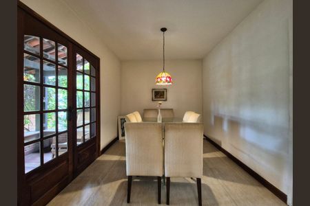 Casa à venda com 453m², 4 quartos e 3 vagasSala 2