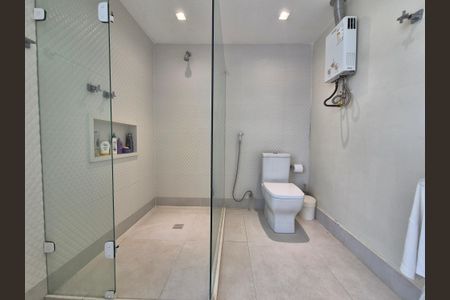 Casa à venda com 453m², 4 quartos e 3 vagasBanheiro da Suíte 3