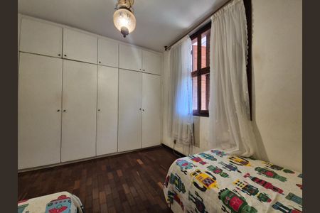 Casa à venda com 453m², 4 quartos e 3 vagasSuite 2