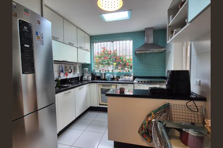 Casa à venda com 453m², 4 quartos e 3 vagasCozinha