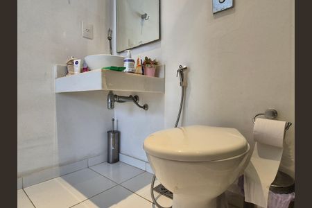 Casa à venda com 453m², 4 quartos e 3 vagasBanheiro da Suíte 1