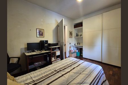 Casa à venda com 453m², 4 quartos e 3 vagasQuarto 