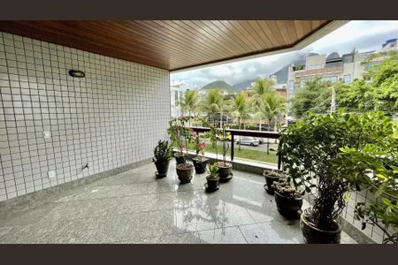 Apartamento à venda com 180m², 3 quartos e 2 vagas