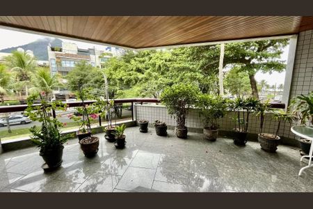 Apartamento à venda com 180m², 3 quartos e 2 vagas