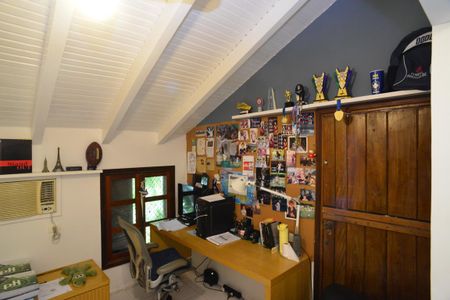 Casa à venda com 302m², 3 quartos e 1 vaga Casa à venda com 302m², 3 quartos e 1 vagaQuarto 1