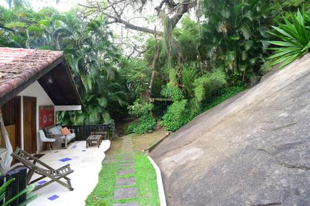 Casa à venda com 302m², 3 quartos e 1 vaga Casa à venda com 302m², 3 quartos e 1 vagaÁrea Externa