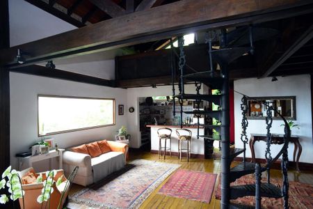 Casa à venda com 302m², 3 quartos e 1 vaga Casa à venda com 302m², 3 quartos e 1 vagaSala