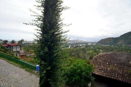 Casa à venda com 302m², 3 quartos e 1 vaga Casa à venda com 302m², 3 quartos e 1 vagaVista da Varanda