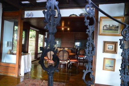 Casa à venda com 302m², 3 quartos e 1 vaga Casa à venda com 302m², 3 quartos e 1 vagaSala