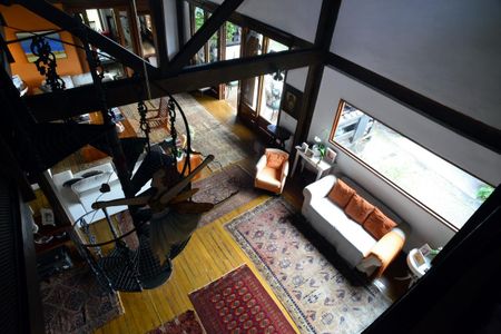 Casa à venda com 302m², 3 quartos e 1 vaga Casa à venda com 302m², 3 quartos e 1 vagaEscada