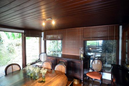 Casa à venda com 302m², 3 quartos e 1 vaga Casa à venda com 302m², 3 quartos e 1 vagaSala de Jantar