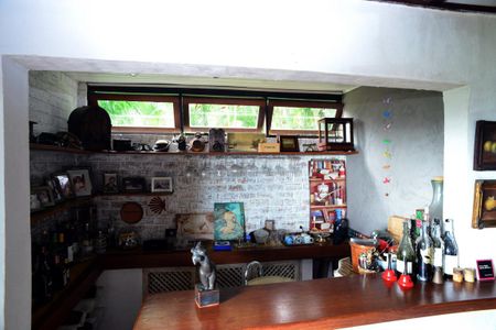 Casa à venda com 302m², 3 quartos e 1 vaga Casa à venda com 302m², 3 quartos e 1 vagaSala