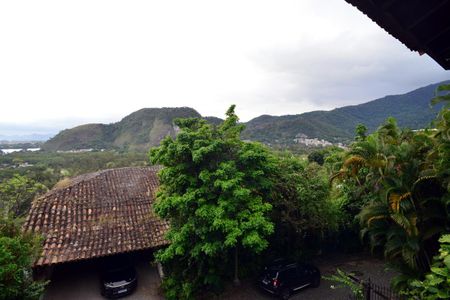 Casa à venda com 302m², 3 quartos e 1 vaga Casa à venda com 302m², 3 quartos e 1 vagaVista da Varanda