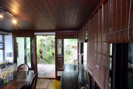 Casa à venda com 302m², 3 quartos e 1 vaga Casa à venda com 302m², 3 quartos e 1 vagaSala de Jantar