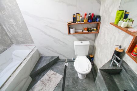Casa à venda com 116m², 2 quartos e 1 vagaBanheiro Suíte