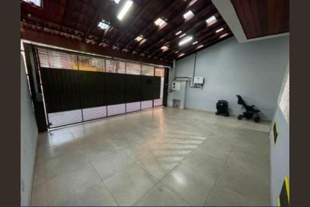 Casa para alugar com 330m², 2 quartos e 3 vagas