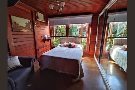 Casa à venda com 319m², 4 quartos e 6 vagas