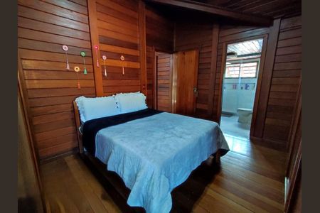 Casa à venda com 319m², 4 quartos e 6 vagas