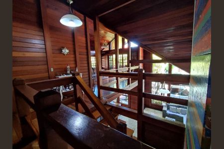 Casa à venda com 319m², 4 quartos e 6 vagas